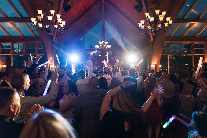 Maine Wedding DJ: How to Choose the Perfect One for Your Big Day