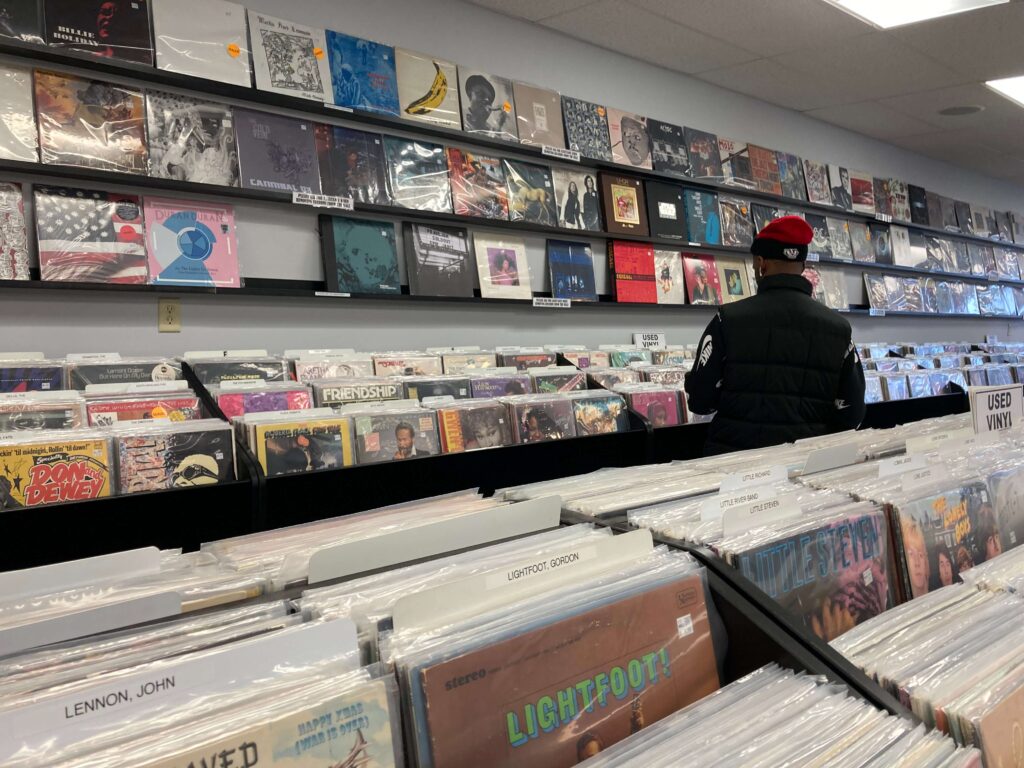 The Resurgence of Vinyl: A Nostalgic Revolution in the Digital Age
