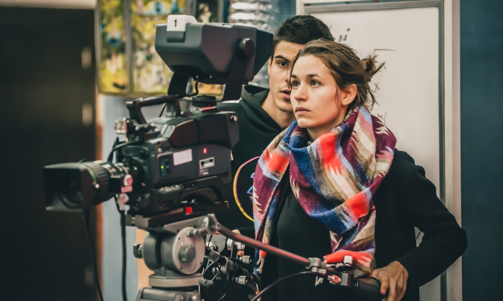 5 Ways Filmmakers Capture Emotion Through Visual Storytelling